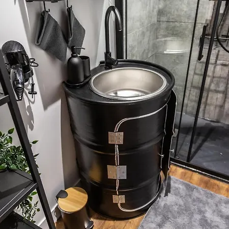 Indus - Jardin, Netflix Et Parking - Le Manoir Aux Pommes Orbec